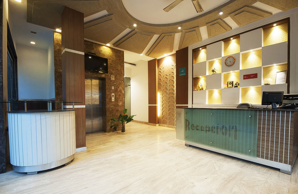 Golden Leaf Hotel New Delhi Bagian luar foto