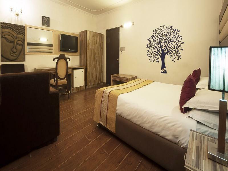 Golden Leaf Hotel New Delhi Bagian luar foto