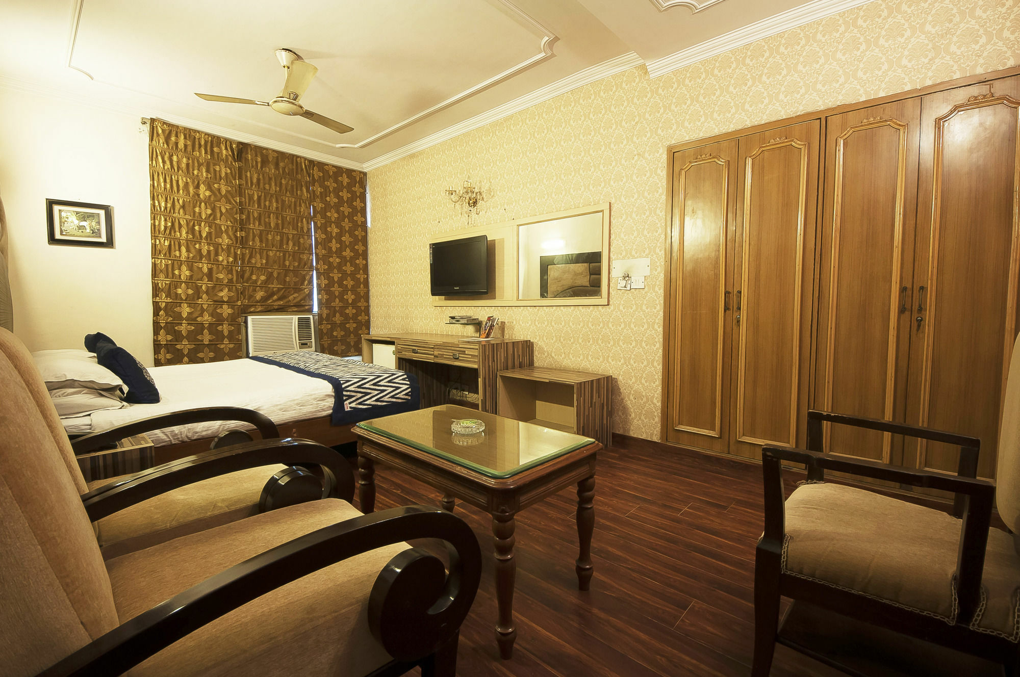 Golden Leaf Hotel New Delhi Bagian luar foto