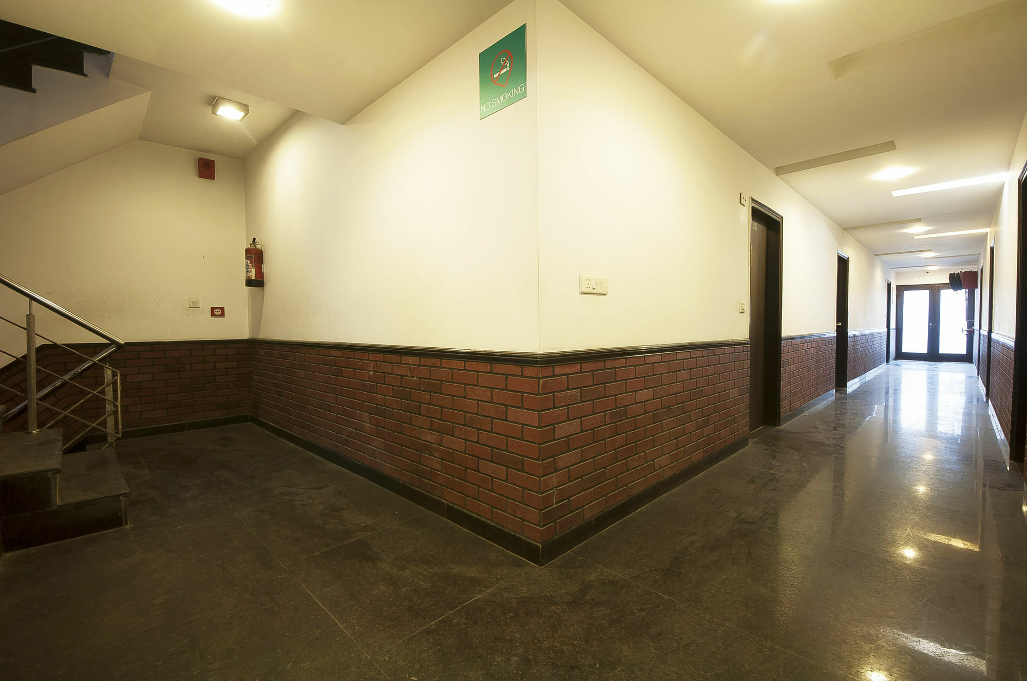 Golden Leaf Hotel New Delhi Bagian luar foto
