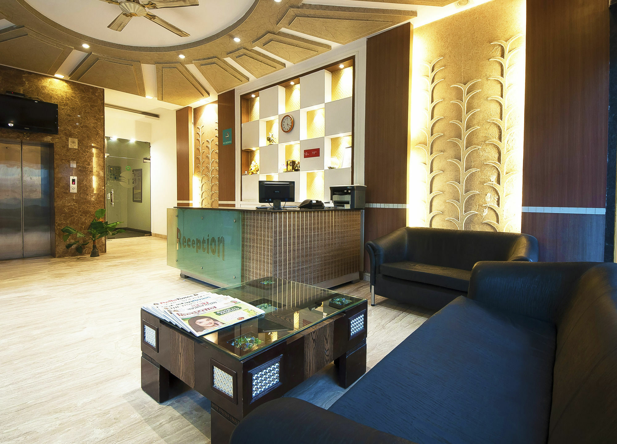 Golden Leaf Hotel New Delhi Bagian luar foto