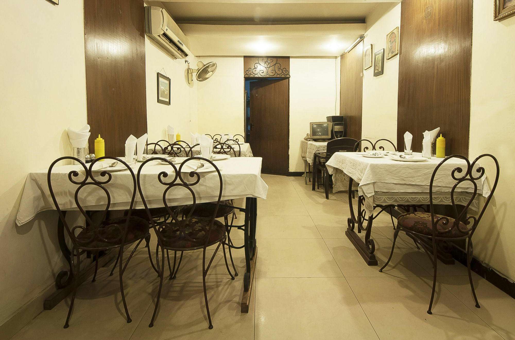 Golden Leaf Hotel New Delhi Bagian luar foto