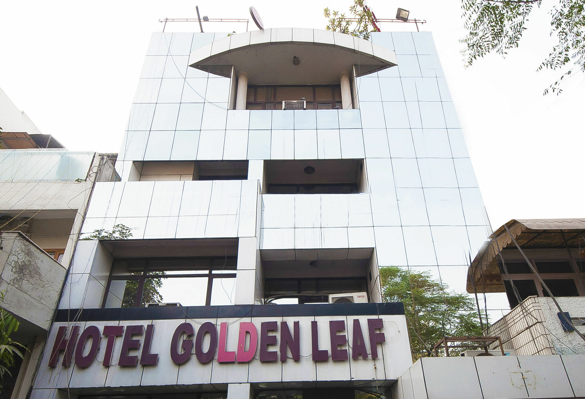 Golden Leaf Hotel New Delhi Bagian luar foto